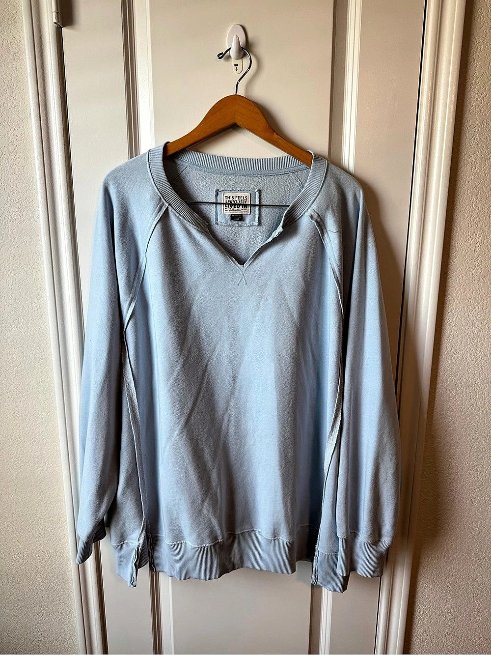 American Eagle Lived-In V-Neck Sweatshirt in Baby Blue